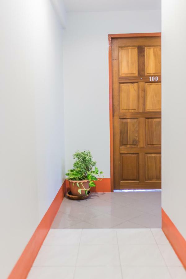 Chongko Guesthouse Phuket Dış mekan fotoğraf